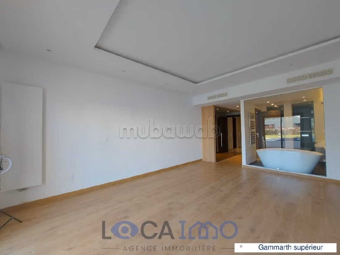 A louer un appartement en S2 avec piscine à Gammarth