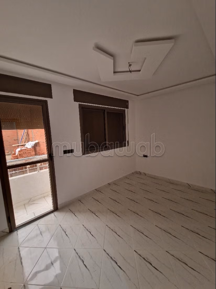 Vente d'un bel appartement à Martil. 2 belles chambres. Cuisine équipée