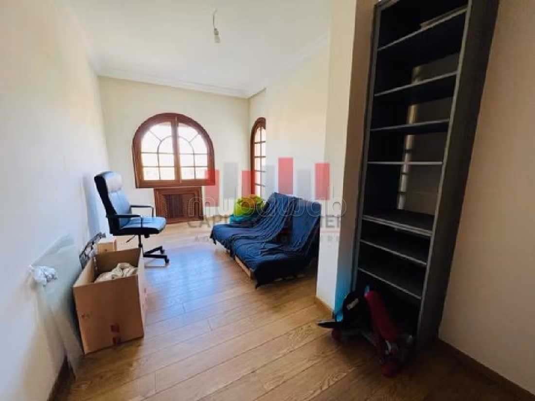 منزل فاخر للإيجار بأنفا. 5 غرف جميلة. المدفأة وحارس الإقامة