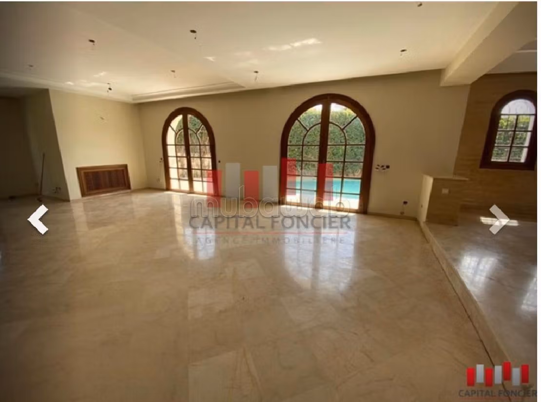 منزل فاخر للإيجار بأنفا. 5 غرف جميلة. المدفأة وحارس الإقامة