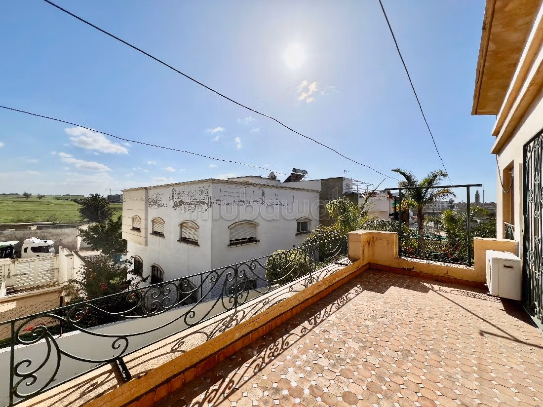 Te koop: villa's en luxe woningen in Sidi Maarouf. 4 Slaapkamers. Verwarming