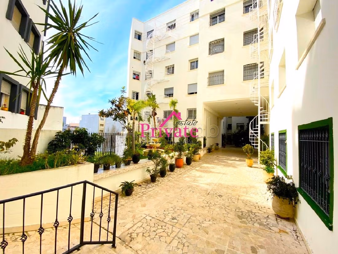 شقة للإيجار ب ايبرية. المساحة الإجمالية 144 م². مفروشة