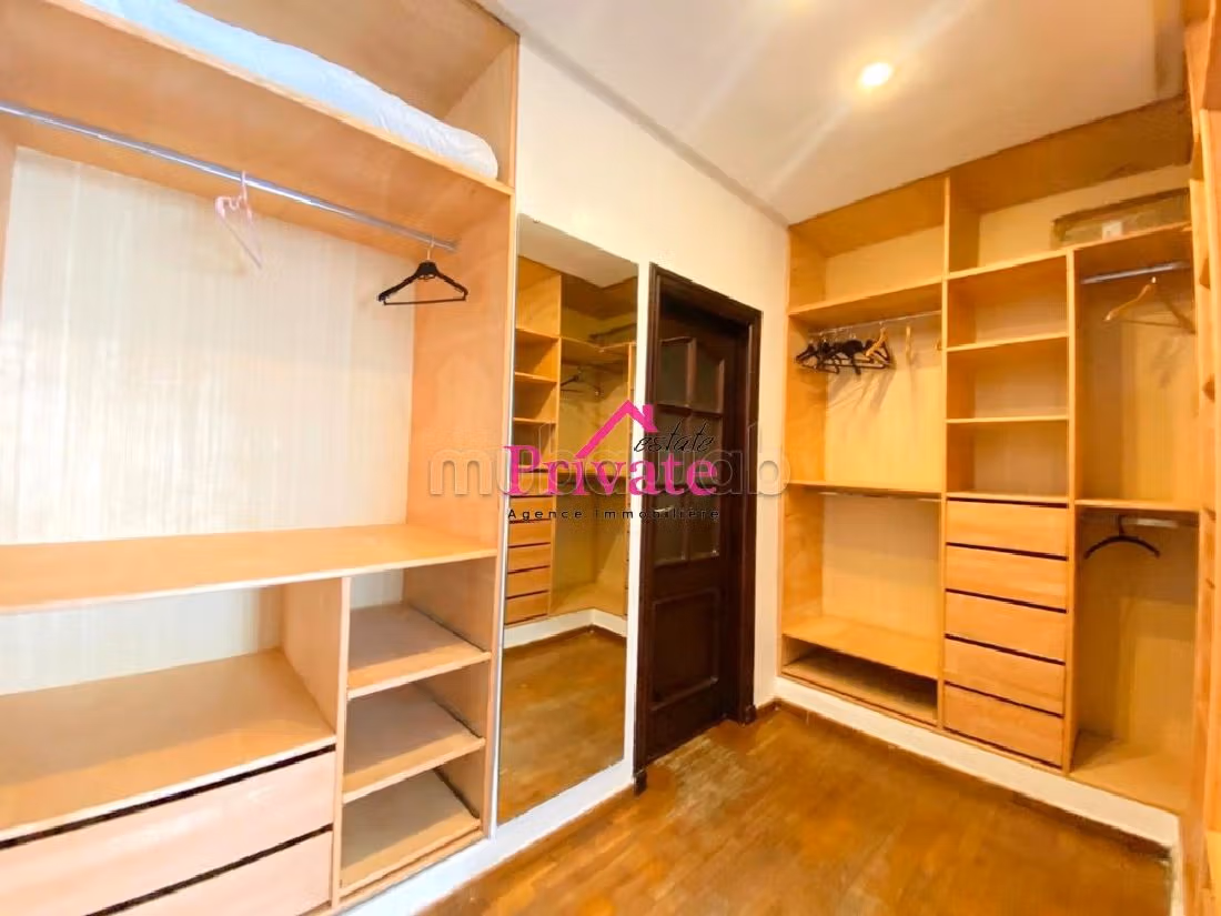 شقة للإيجار ب ايبرية. المساحة الإجمالية 144 م². مفروشة