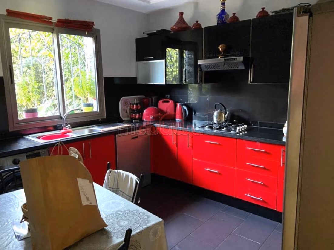 Beautiful house for sale. 3 rooms. Beautiful sea view