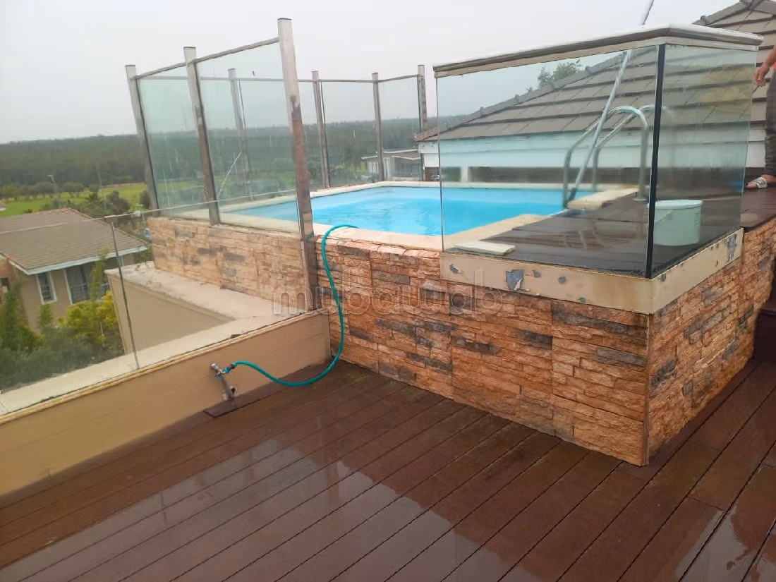 Bel appartement avec solarum vue sur le golf