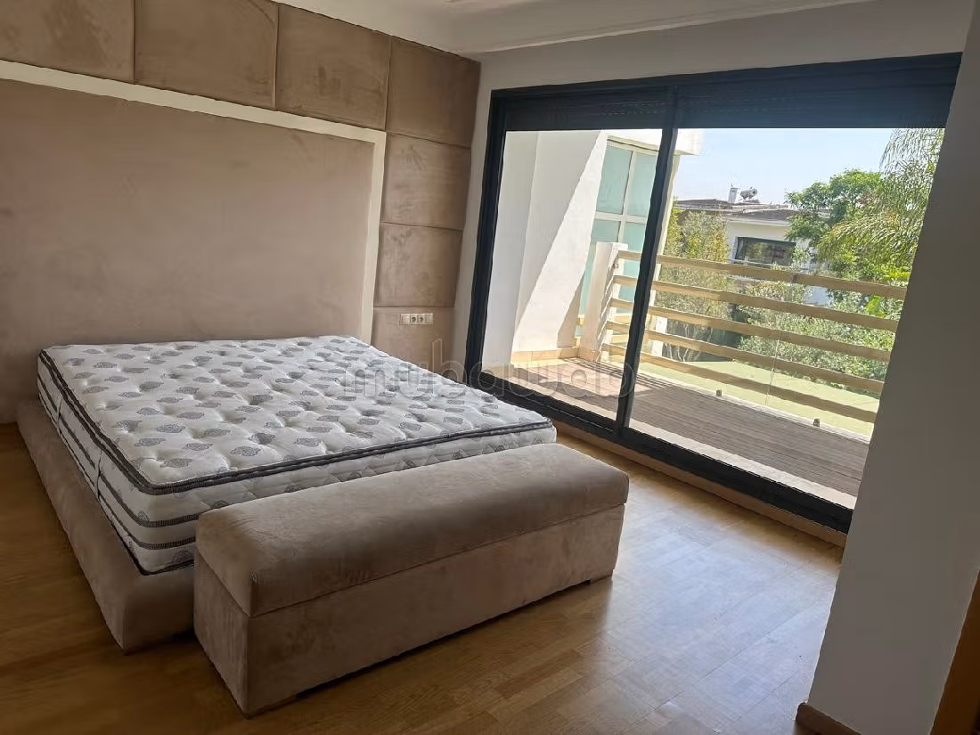 Bel appartement avec solarum vue sur le golf