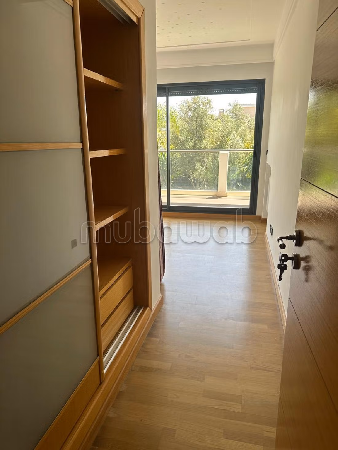 Bel appartement avec solarum vue sur le golf