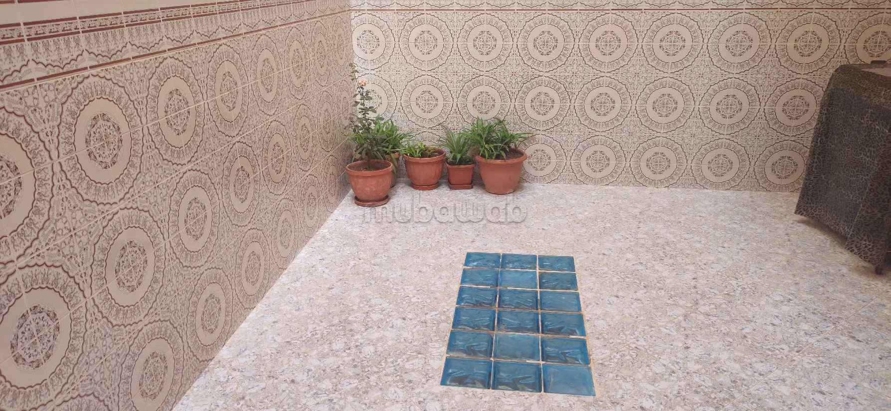 House for sale. Surface area 180 m². Equipped kitchen. 