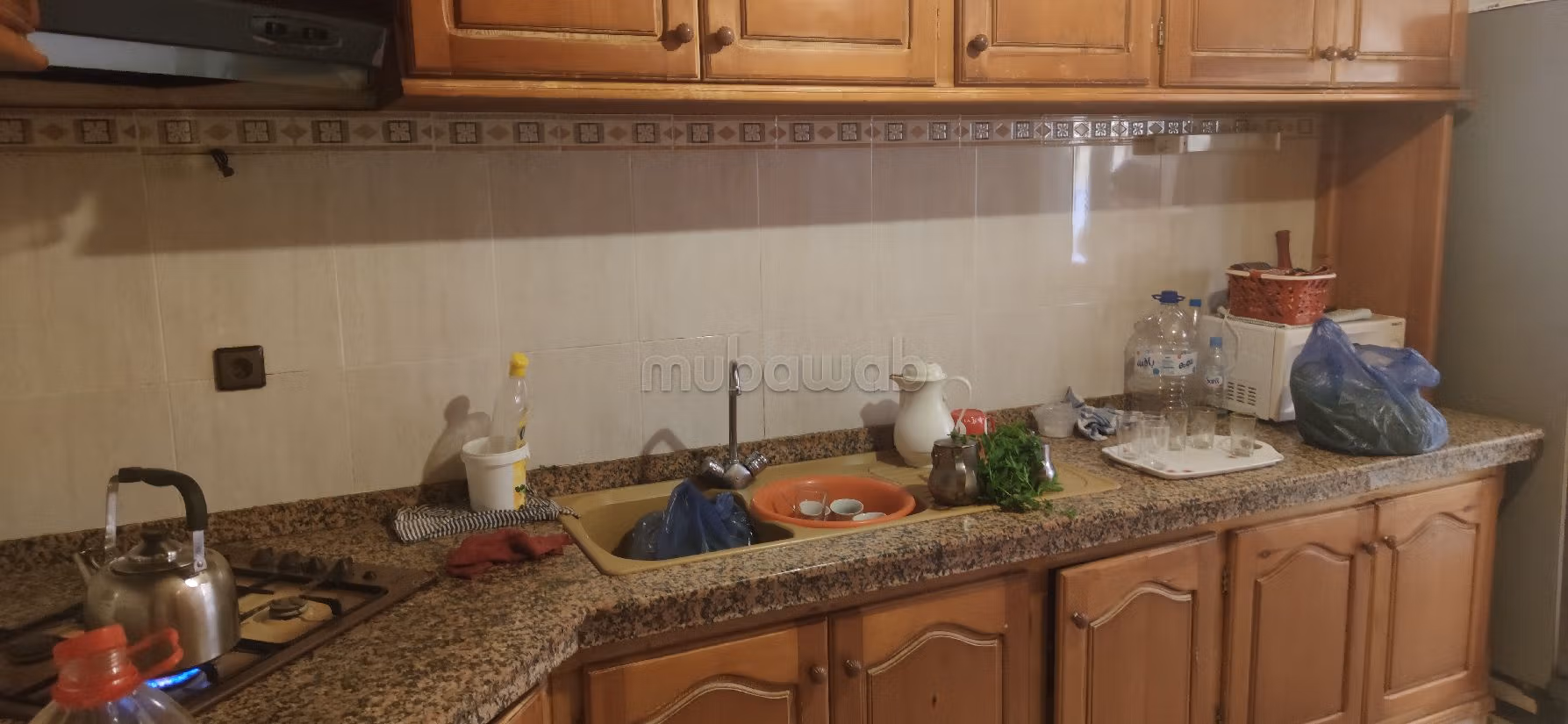 House for sale. Surface area 180 m². Equipped kitchen. 