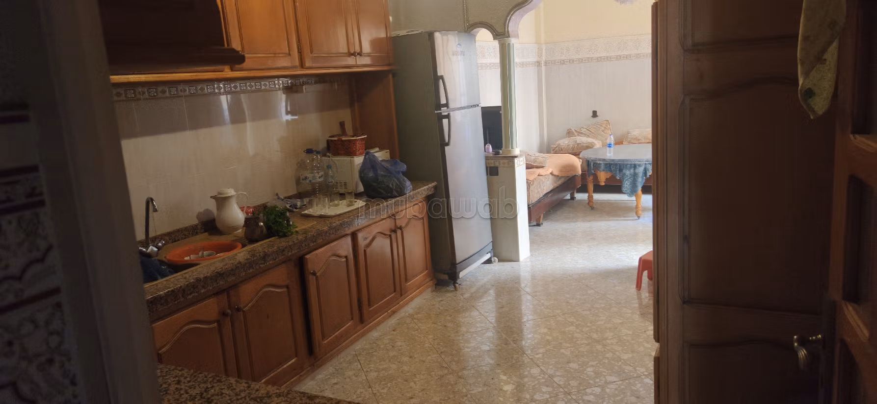 House for sale. Surface area 180 m². Equipped kitchen. 