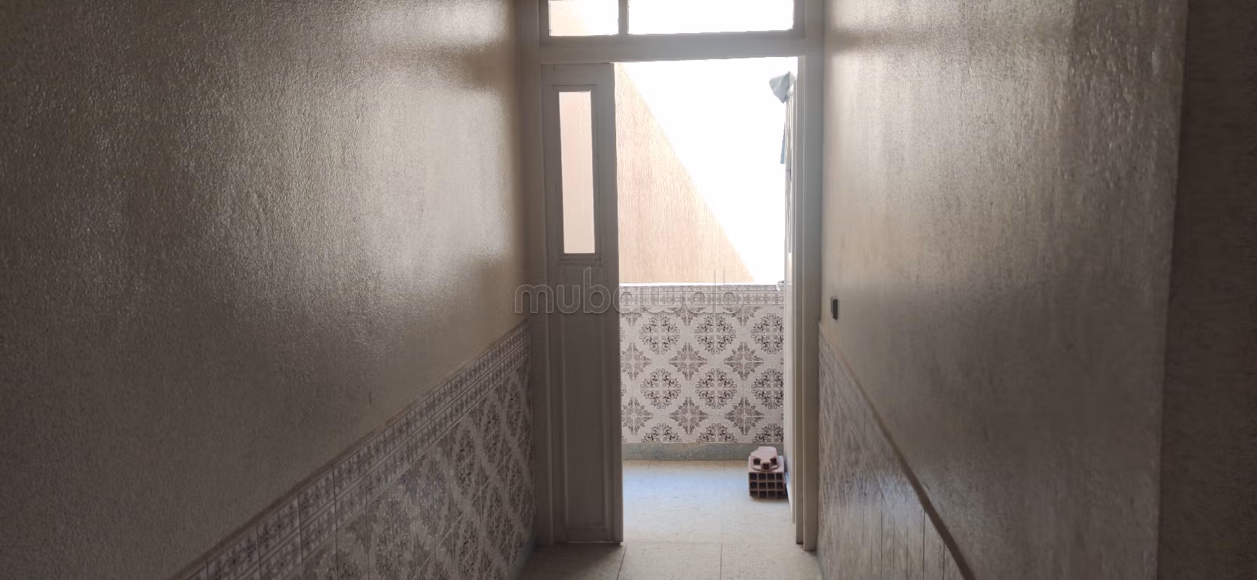 House for sale. Surface area 180 m². Equipped kitchen. 