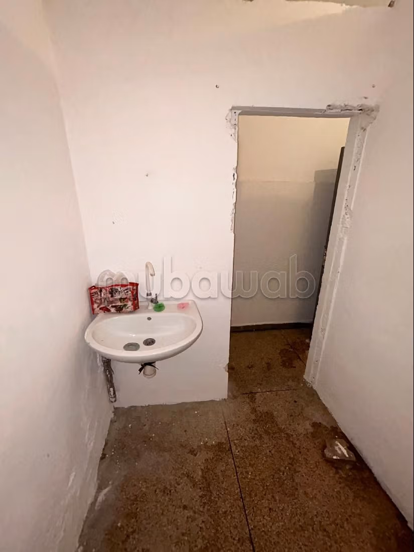 Find your house to buy. 5 beautiful rooms. Green areas, Balcony. 