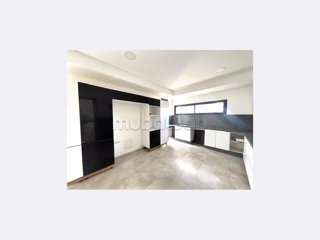 Villa moderne 650m2 A LOUER située à Bassatine El Menz RABAT