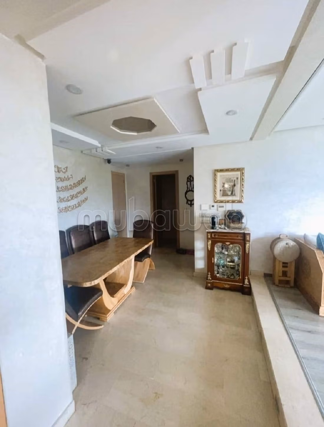 Sell apartment. 3 large rooms. Swimming pool and air conditioning. 