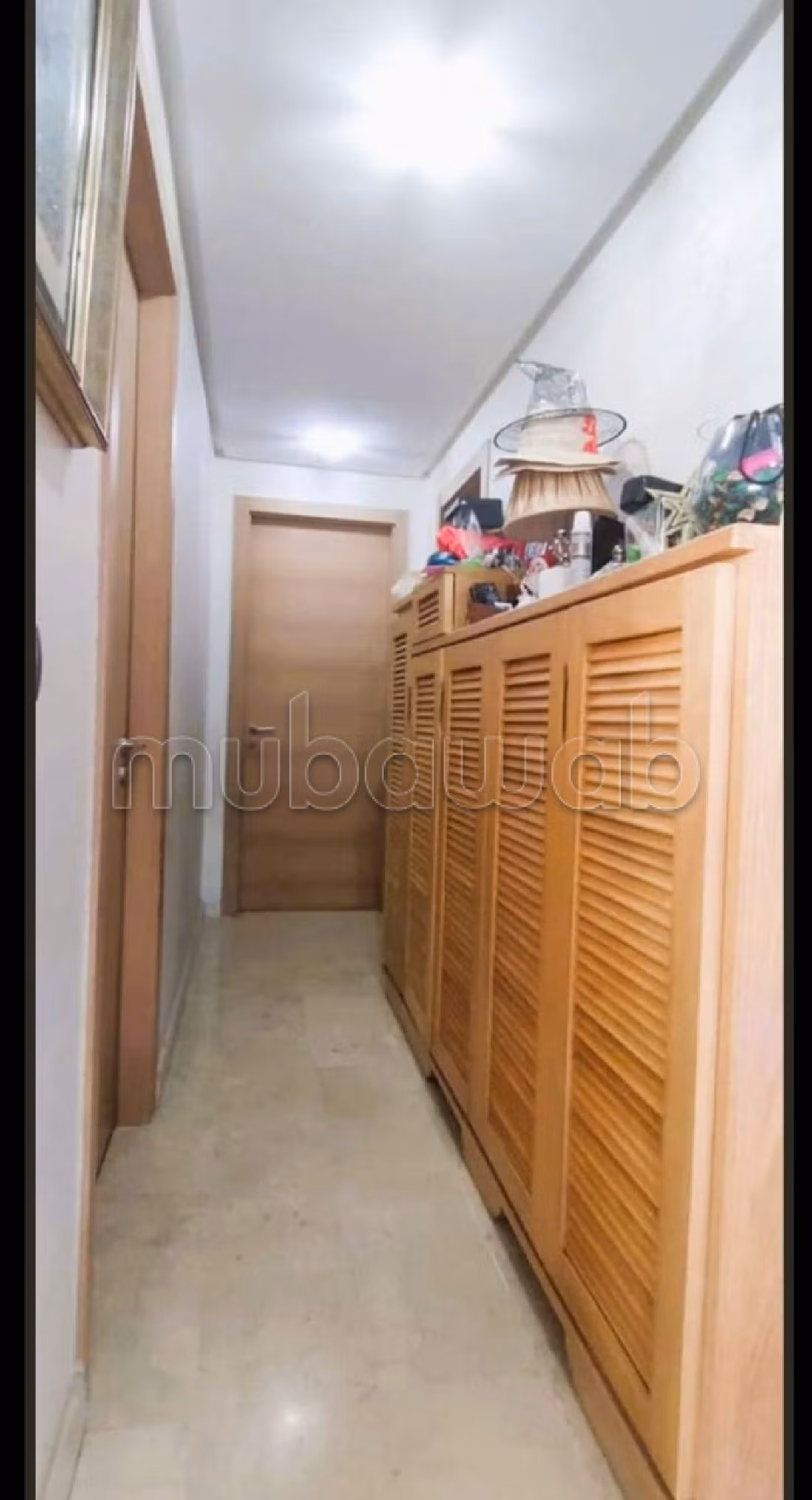 Sell apartment. 3 large rooms. Swimming pool and air conditioning. 