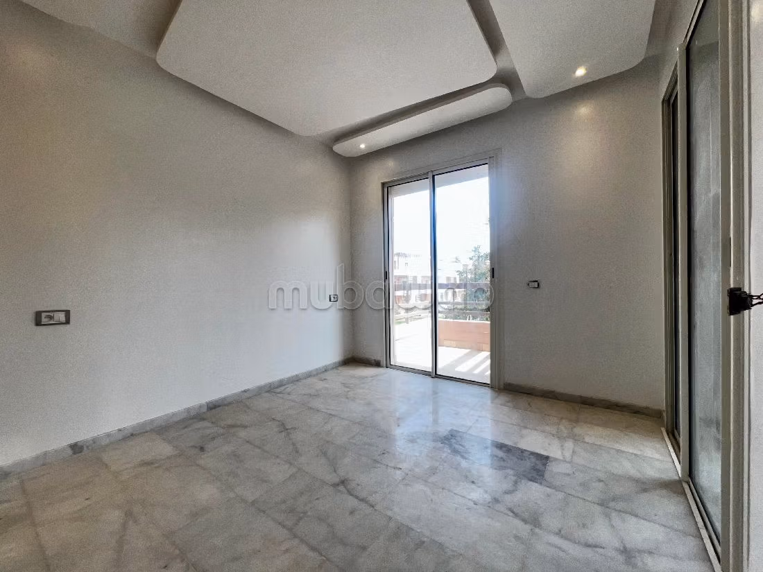 Piso en alquiler en Riad Al Atlas. 3 habitaciones confortables. Propiedad con piscina, aire condicionado integrado