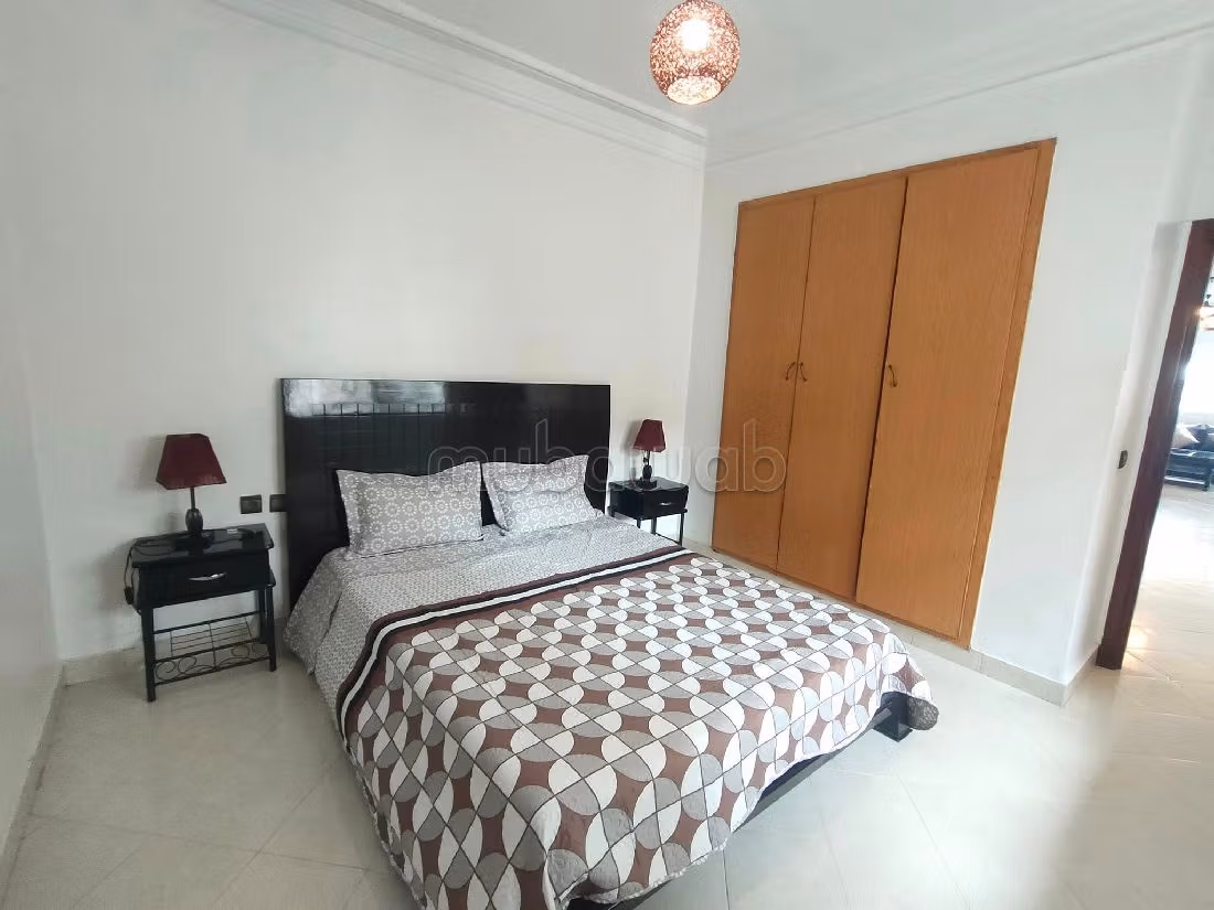 Bonito piso en alquiler en Maârif. 2 habitaciones grandes. con muebles. 