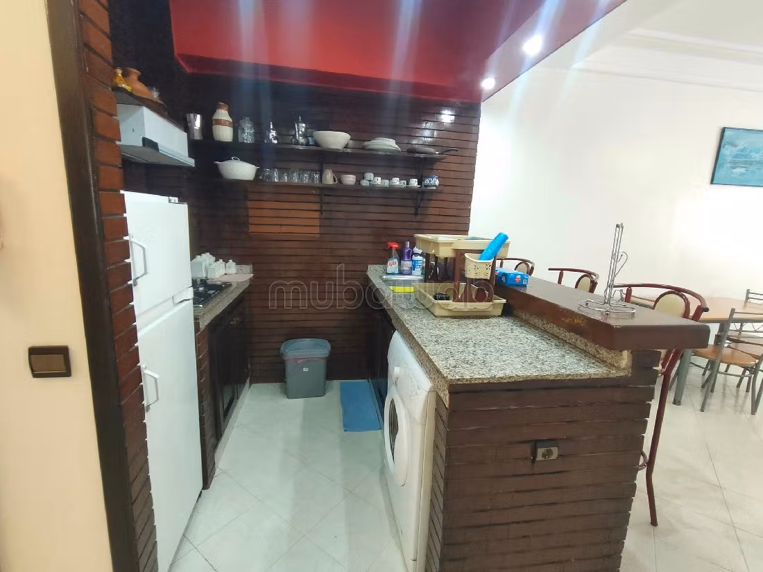 Bonito piso en alquiler en Maârif. 2 habitaciones grandes. con muebles. 