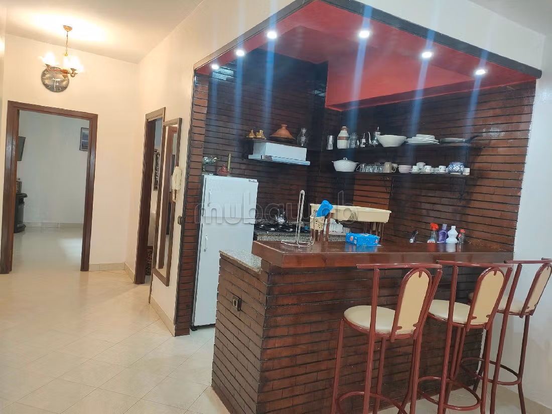 Bonito piso en alquiler en Maârif. 2 habitaciones grandes. con muebles. 