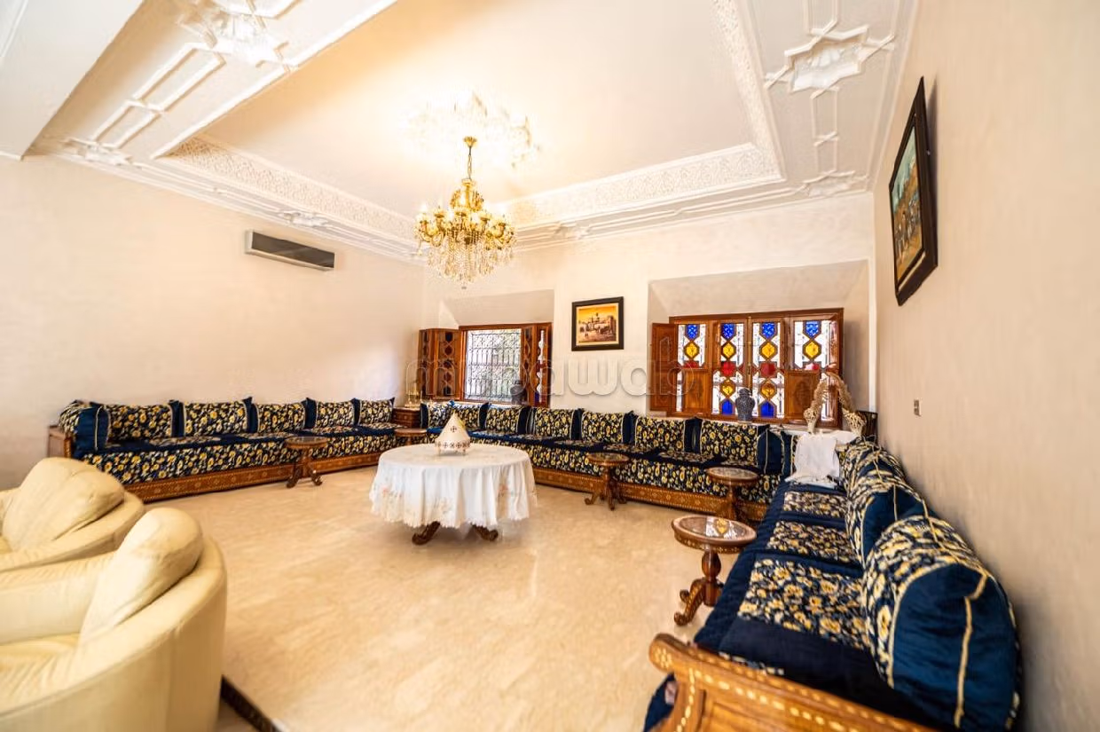 Eccezionale villa in vendita a Jawhar. 6 belle camere da letto. arredato.