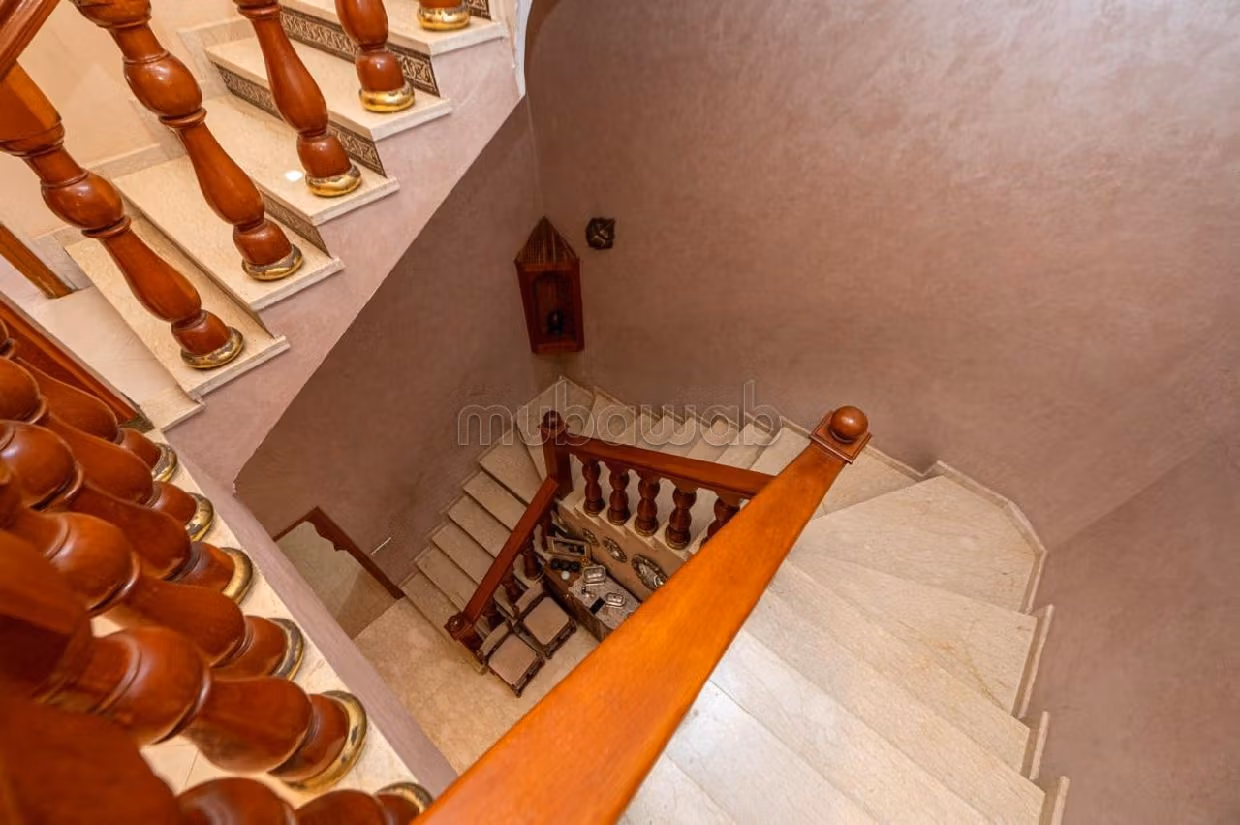 Eccezionale villa in vendita a Jawhar. 6 belle camere da letto. arredato.