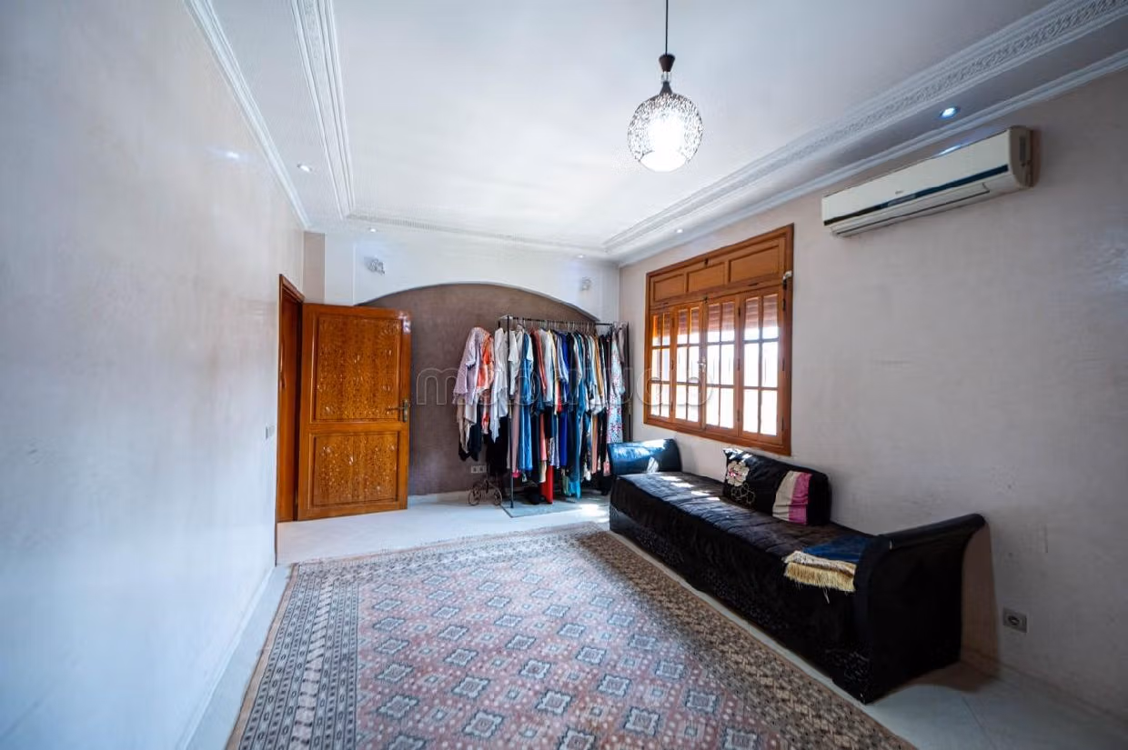 Eccezionale villa in vendita a Jawhar. 6 belle camere da letto. arredato.