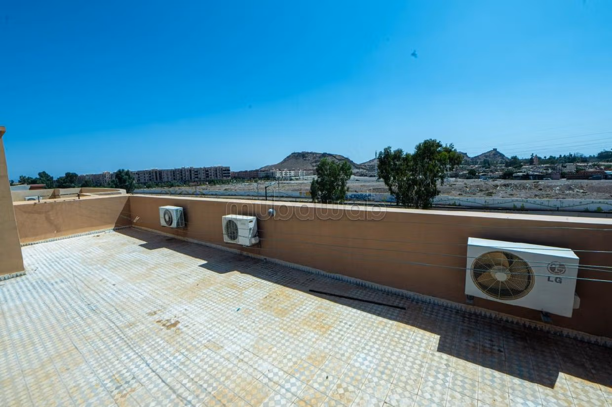 Eccezionale villa in vendita a Jawhar. 6 belle camere da letto. arredato.