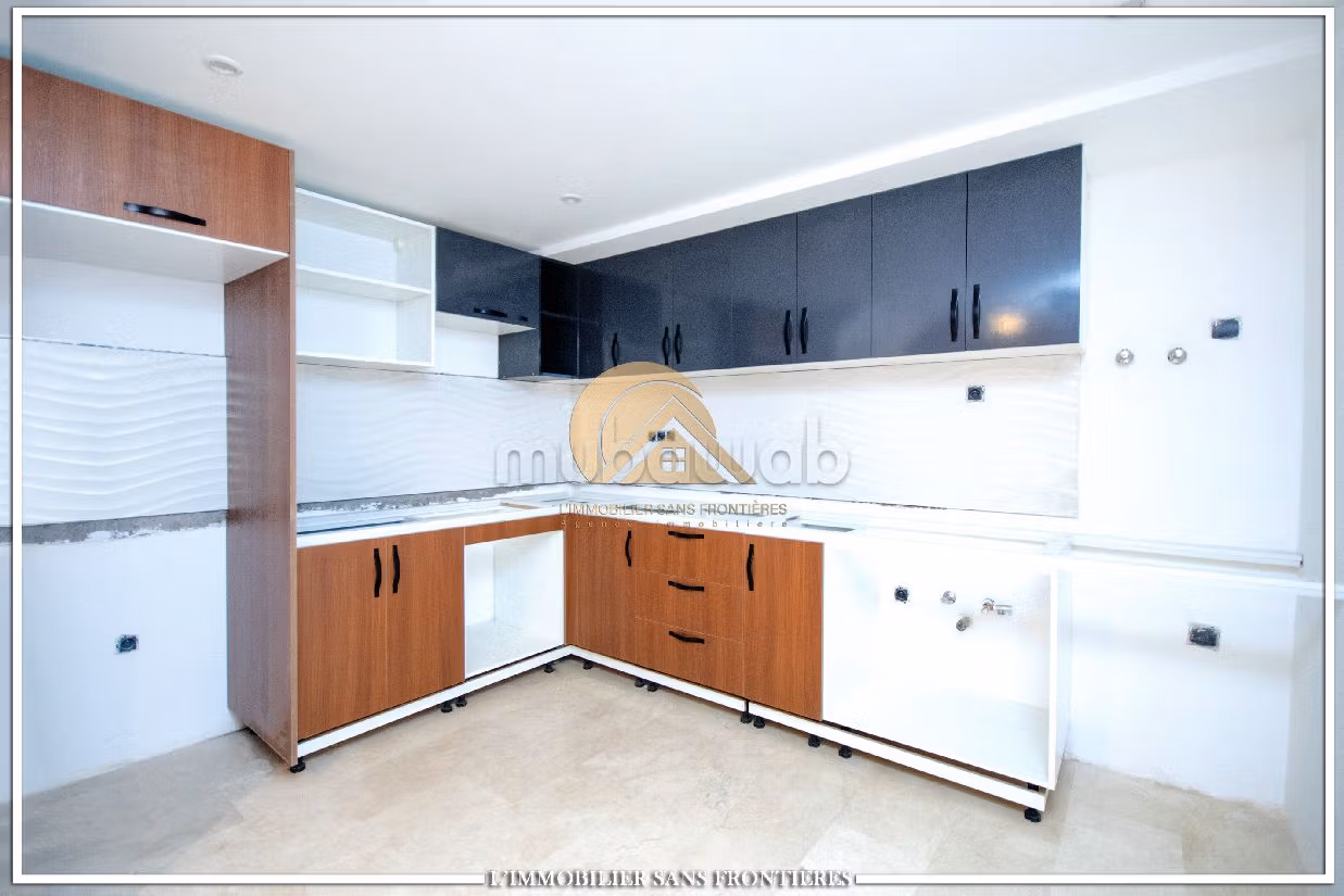 شقة للبيع بالسملالية. المساحة الإجمالية 118 م². بواب ومكيف الهواء