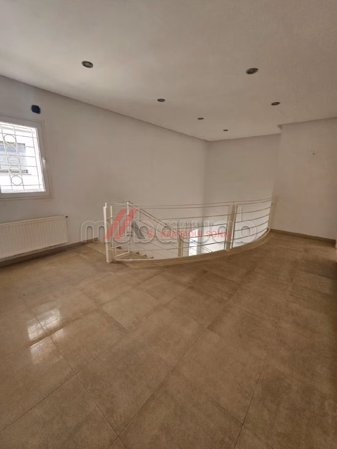 Maestosa residenza di lusso in affitto a Khezama. Superficie di 400 m². Climatizzazione. 