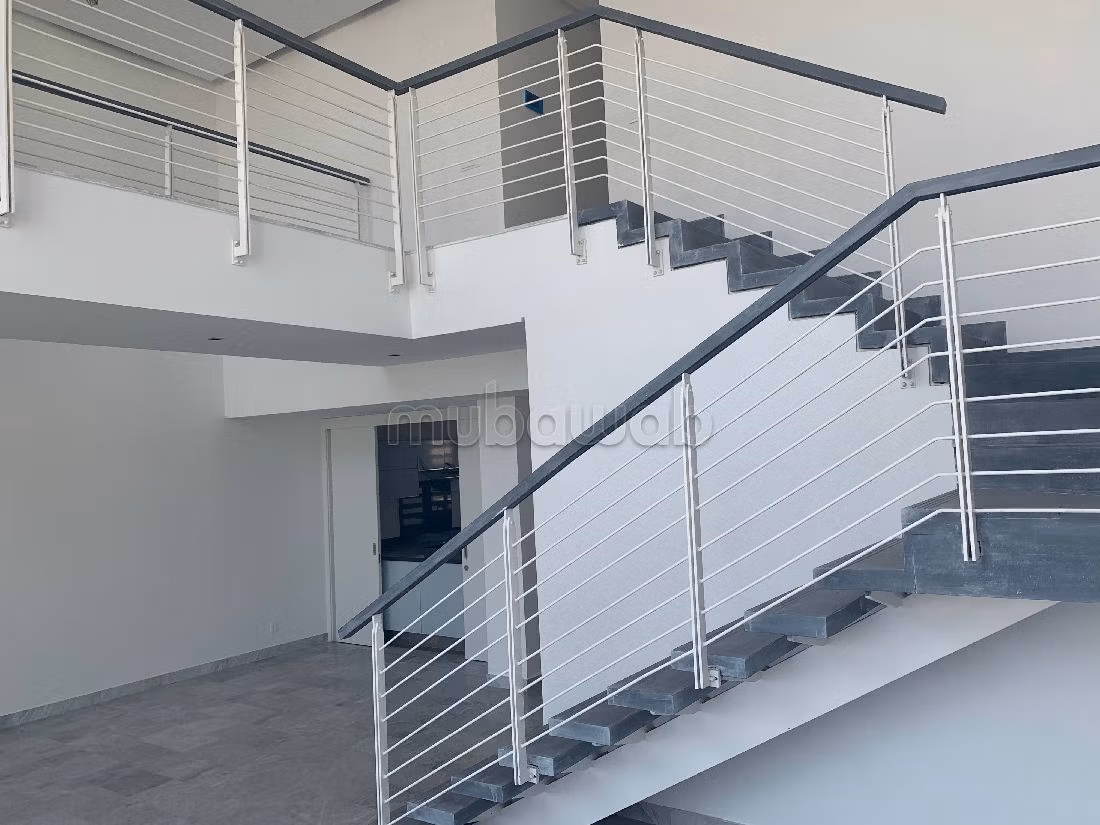 Lovely apartment for rent in Ville Verte. 4 large rooms. Air conditioning and fireplace