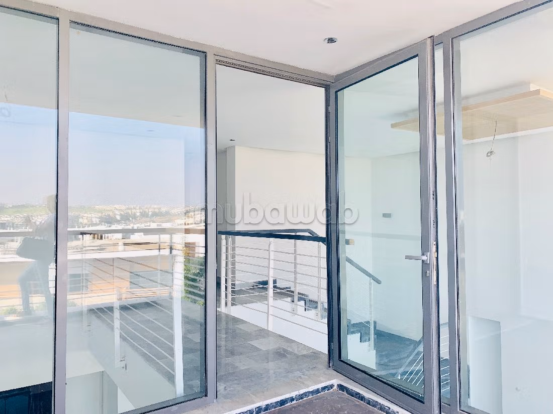 Lovely apartment for rent in Ville Verte. 4 large rooms. Air conditioning and fireplace