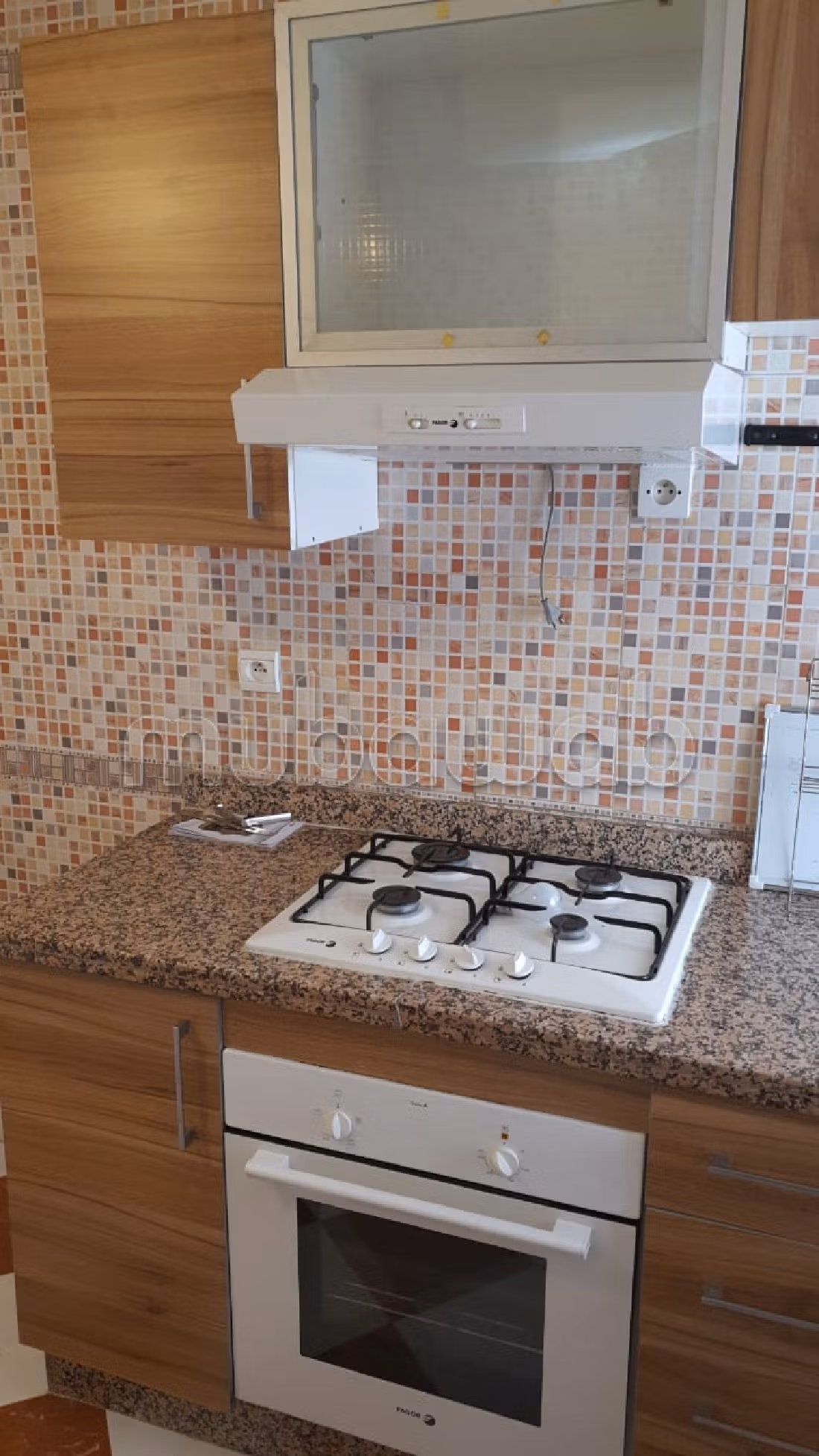 استئجار شقة ب البساتين. 3 قطع. خدمات الكونسياج ، و تكييف الهواء.