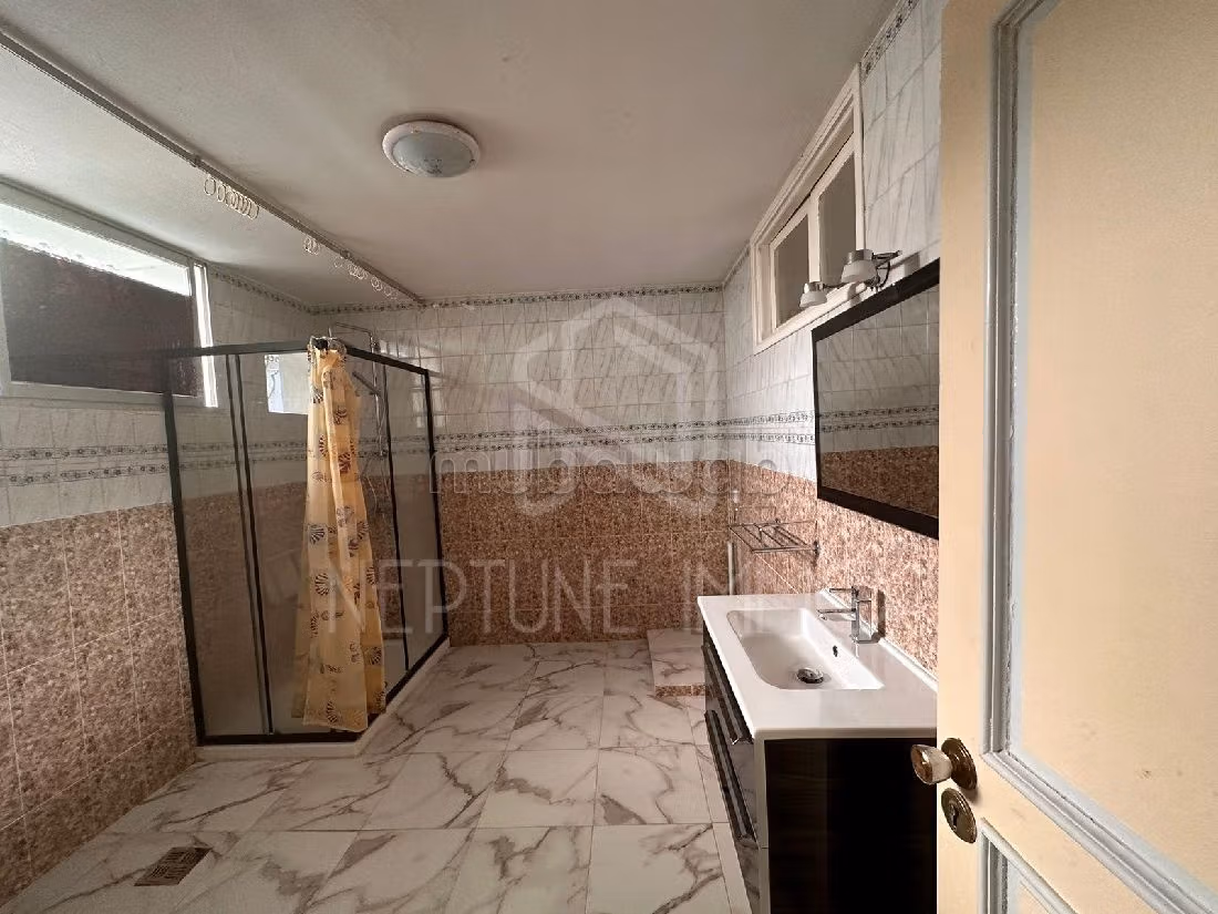 Luxury Villa for rent in Carthage. Small area 1 m². Well furnished. 