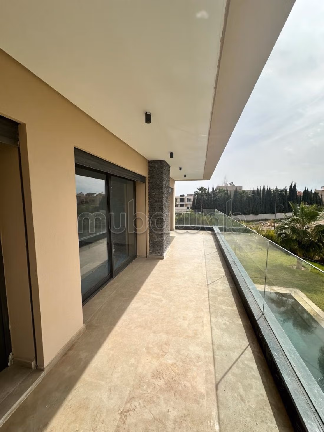 فيلا ممتازة للبيع ب طريق تحناوت. 4 غرف جميلة. إطلالة جبلية ، التدفئة المركزية. 