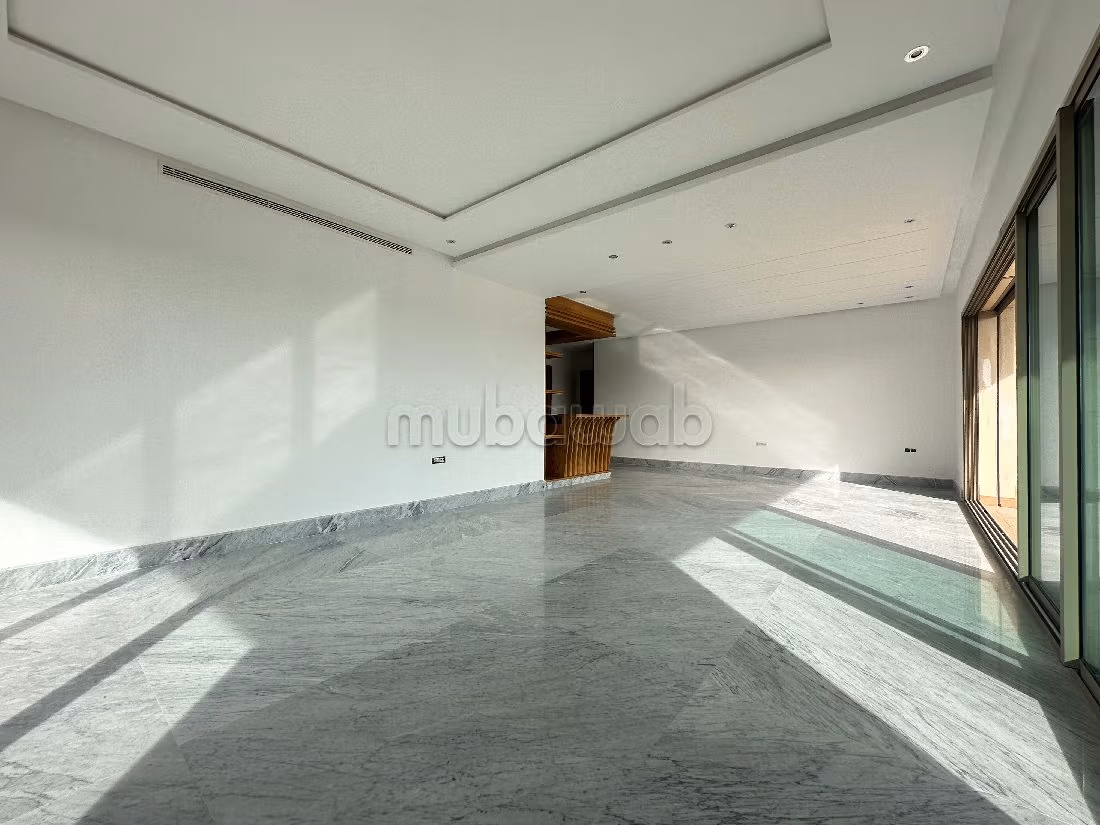 Magnífico piso en venta en Casablanca Finance City. 3 hermosas habitaciones. Sistema de antena parabólica, seguridad implementada.