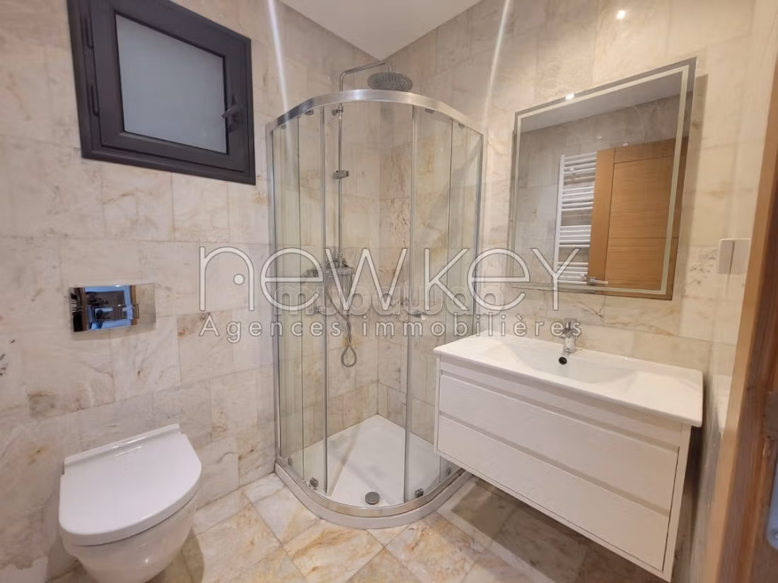 Appartement S3 avec chambre de service à louer à La Soukra