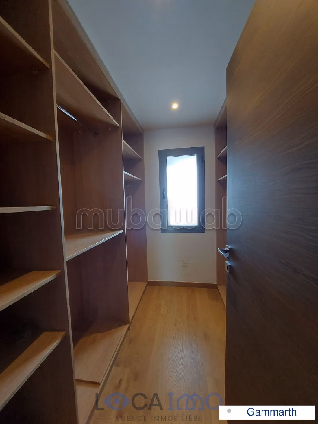 Affitto di un bellissimo appartamento a Gammarth. Superficie 330 m². Terrazzo e garage. 