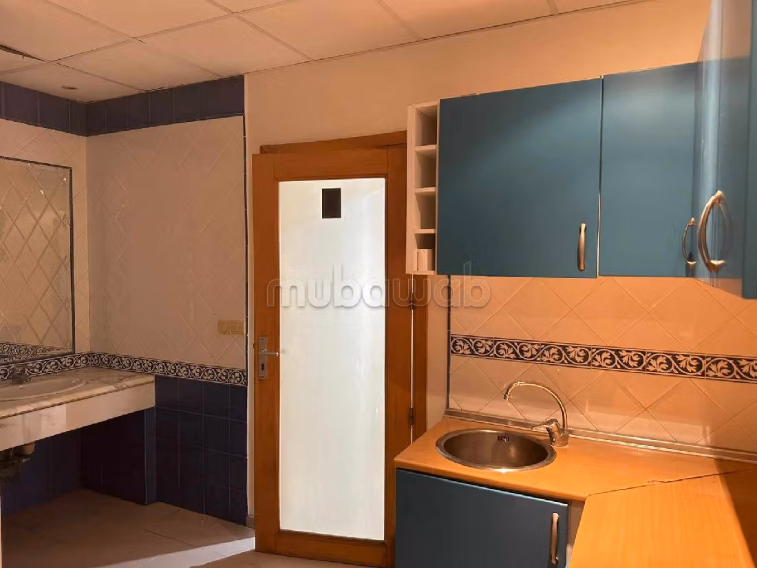 A louer plateau 268 m² au rdc au Lac 1