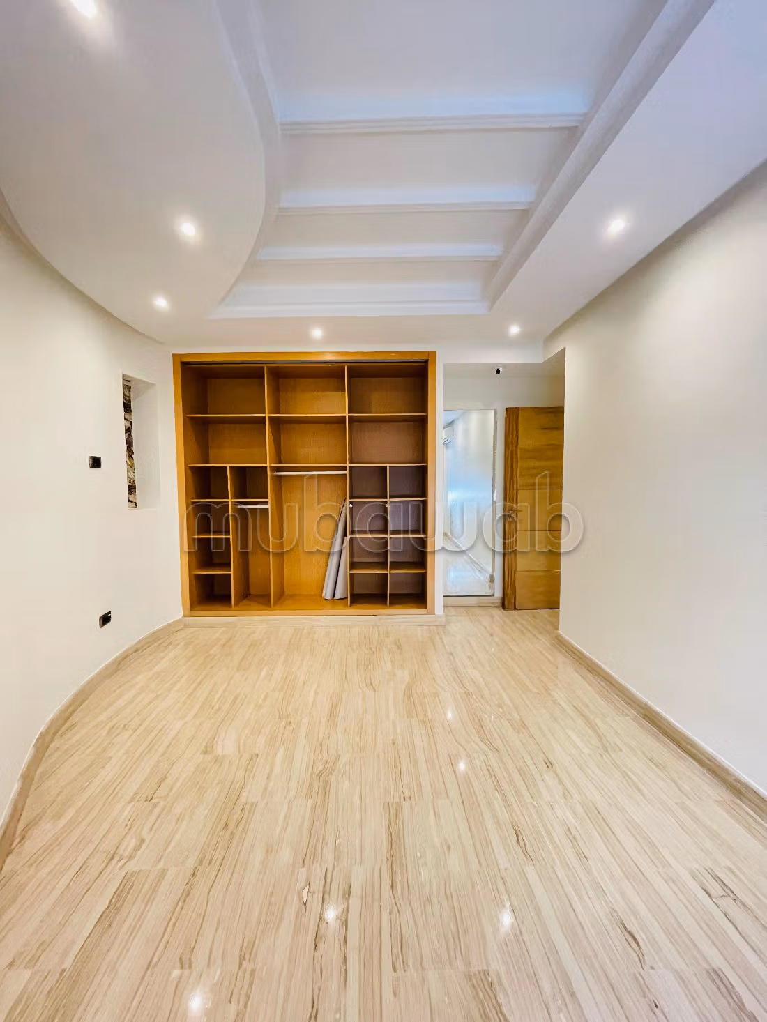 Appartementen te huur in Val Fleury. 6 Ruimtes. Volledig gemeubileerd. 