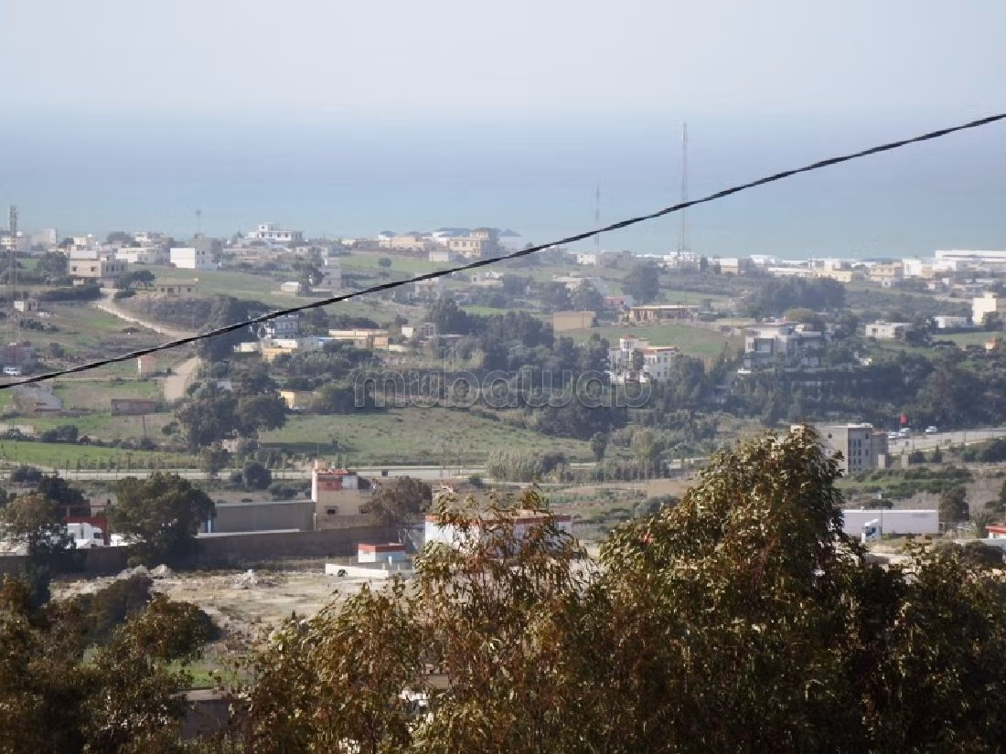 Land for sale in Ziaten. Dimension 680 m². 