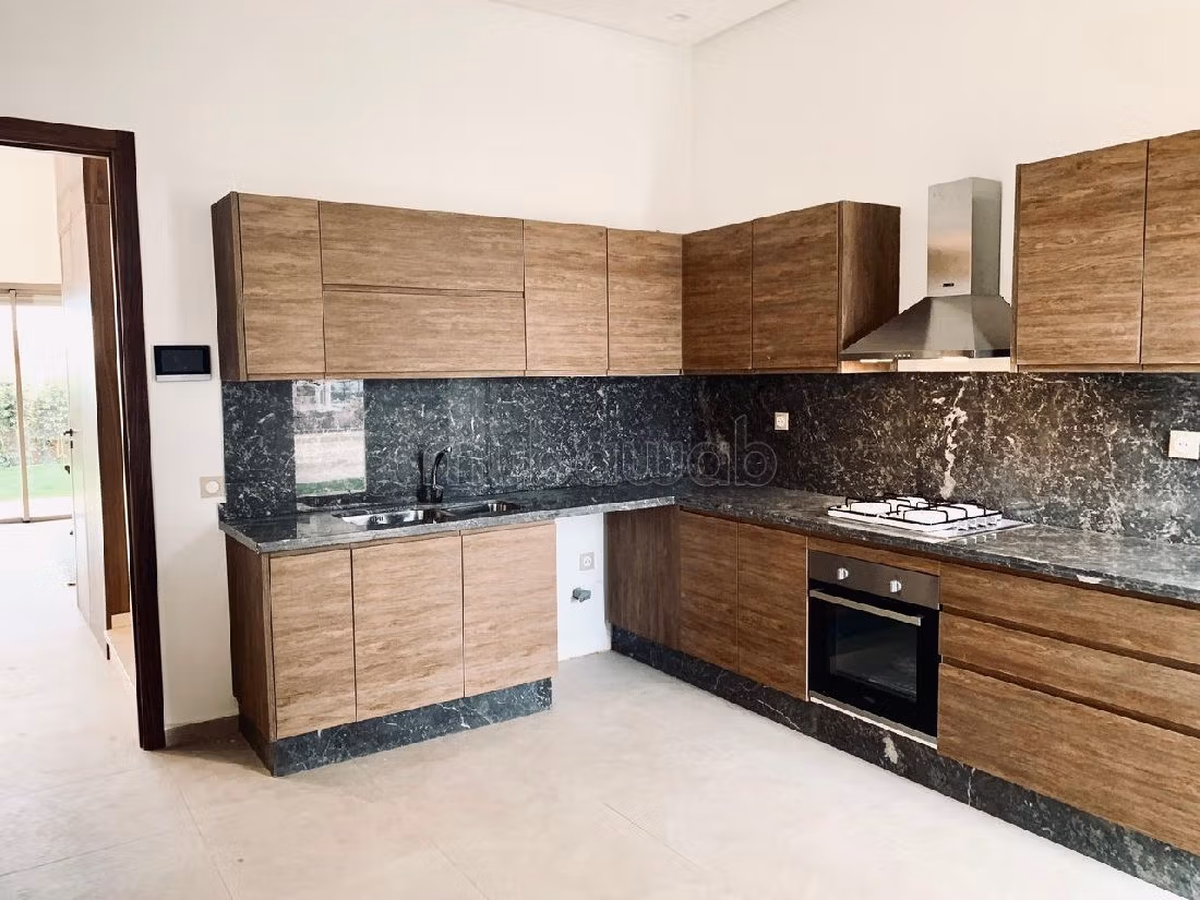 Kopen: villa's en luxe woningen in Route Amizmiz. Totale oppervlakte 254 m². 