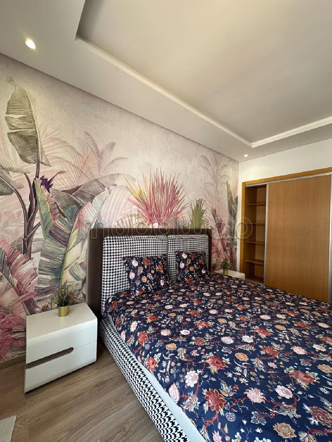 Appartement à vendre à Bouskoura. 3 chambres