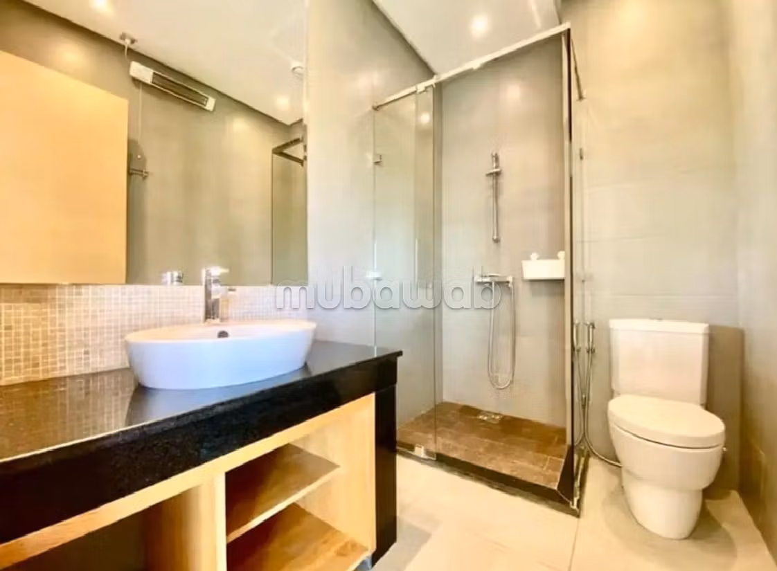 Fabulous house for sale. Dimension 561 m². Swimming pool. 