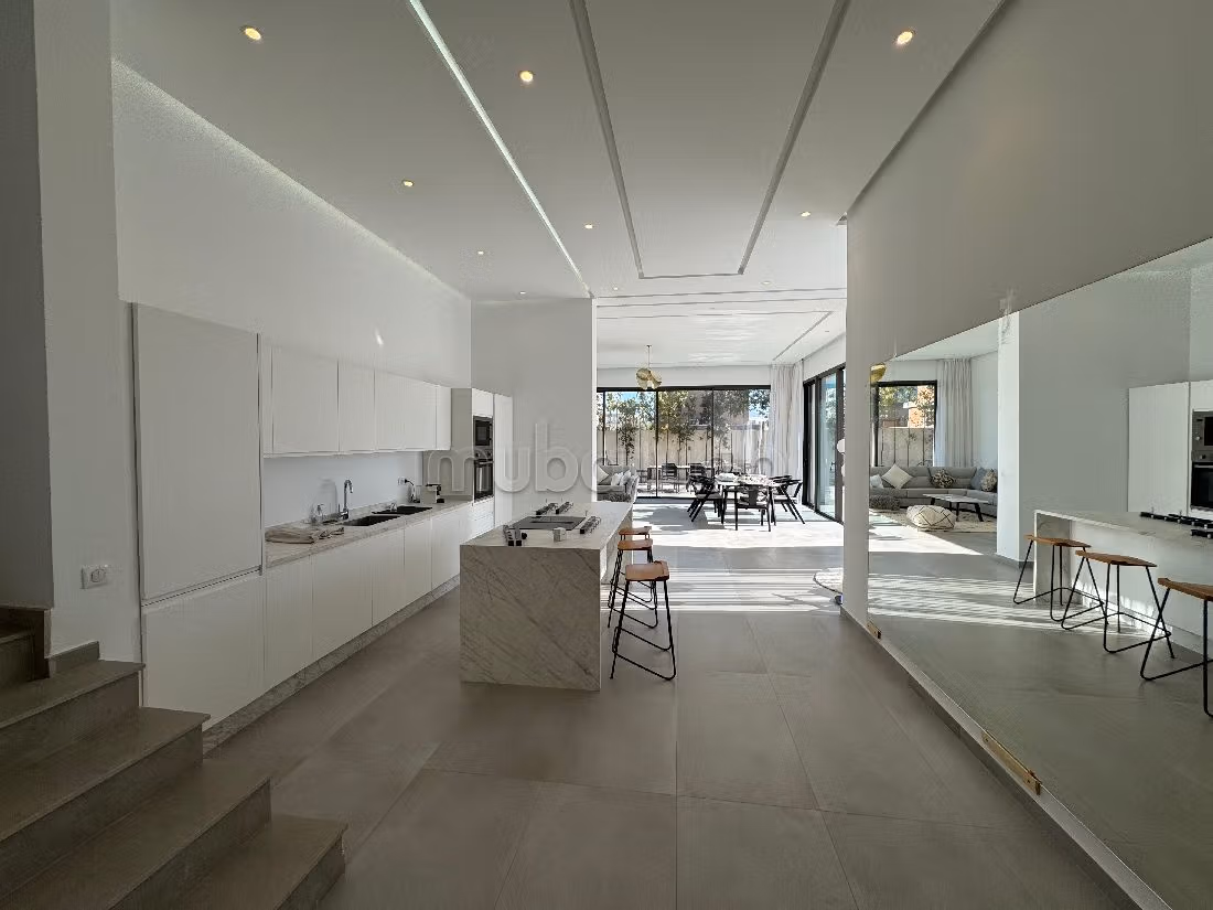 Fabulous house for sale in Amelkis. 4 lovely rooms. Well furnished. 