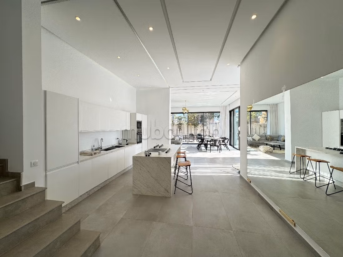 Fabulous house for sale in Amelkis. 4 lovely rooms. Well furnished. 