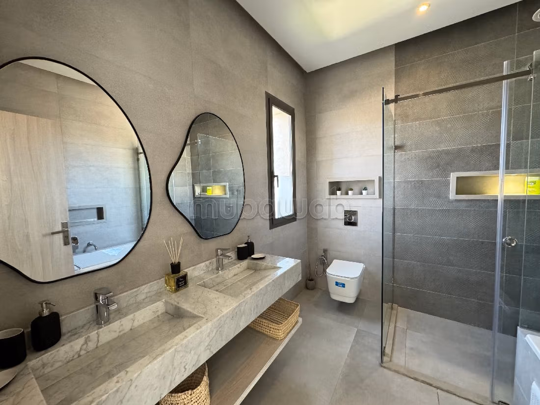 Fabulous house for sale in Amelkis. 4 lovely rooms. Well furnished. 