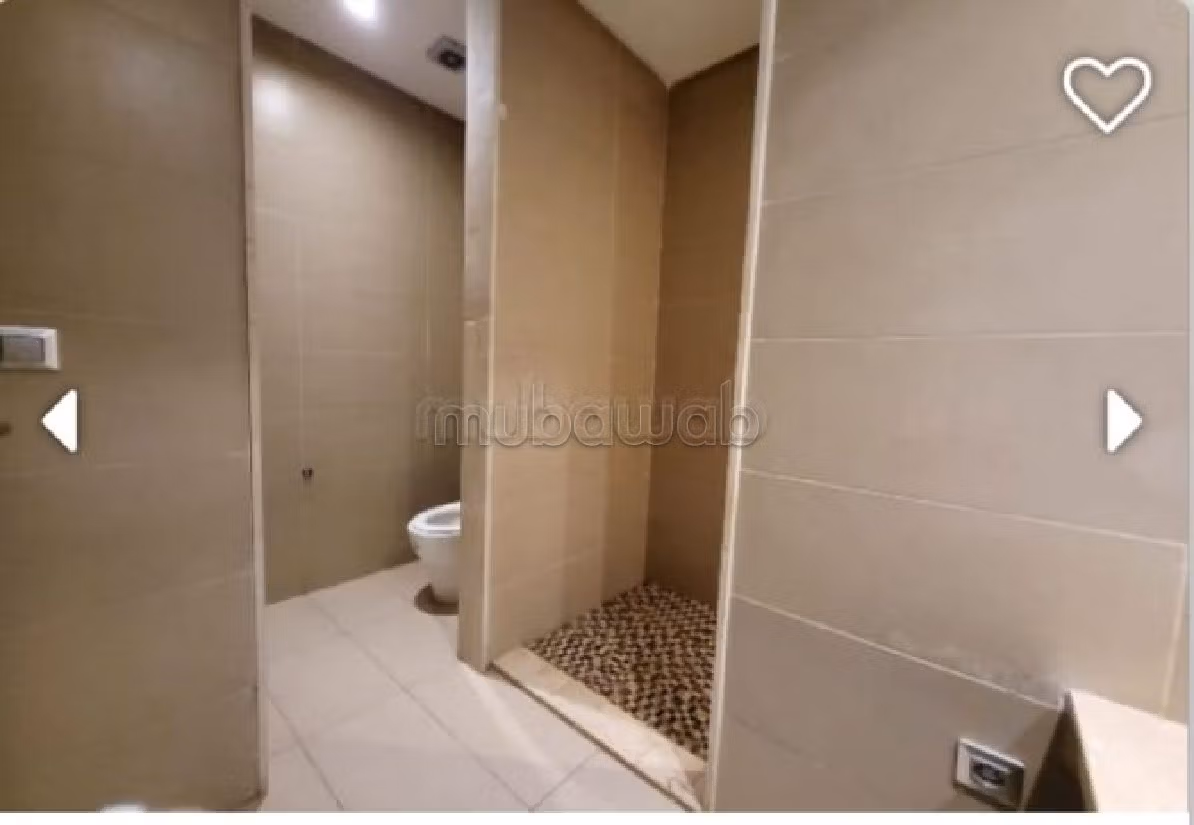 Maestosa villa in affitto. 4 belle camere da letto. Piscina e camino. 