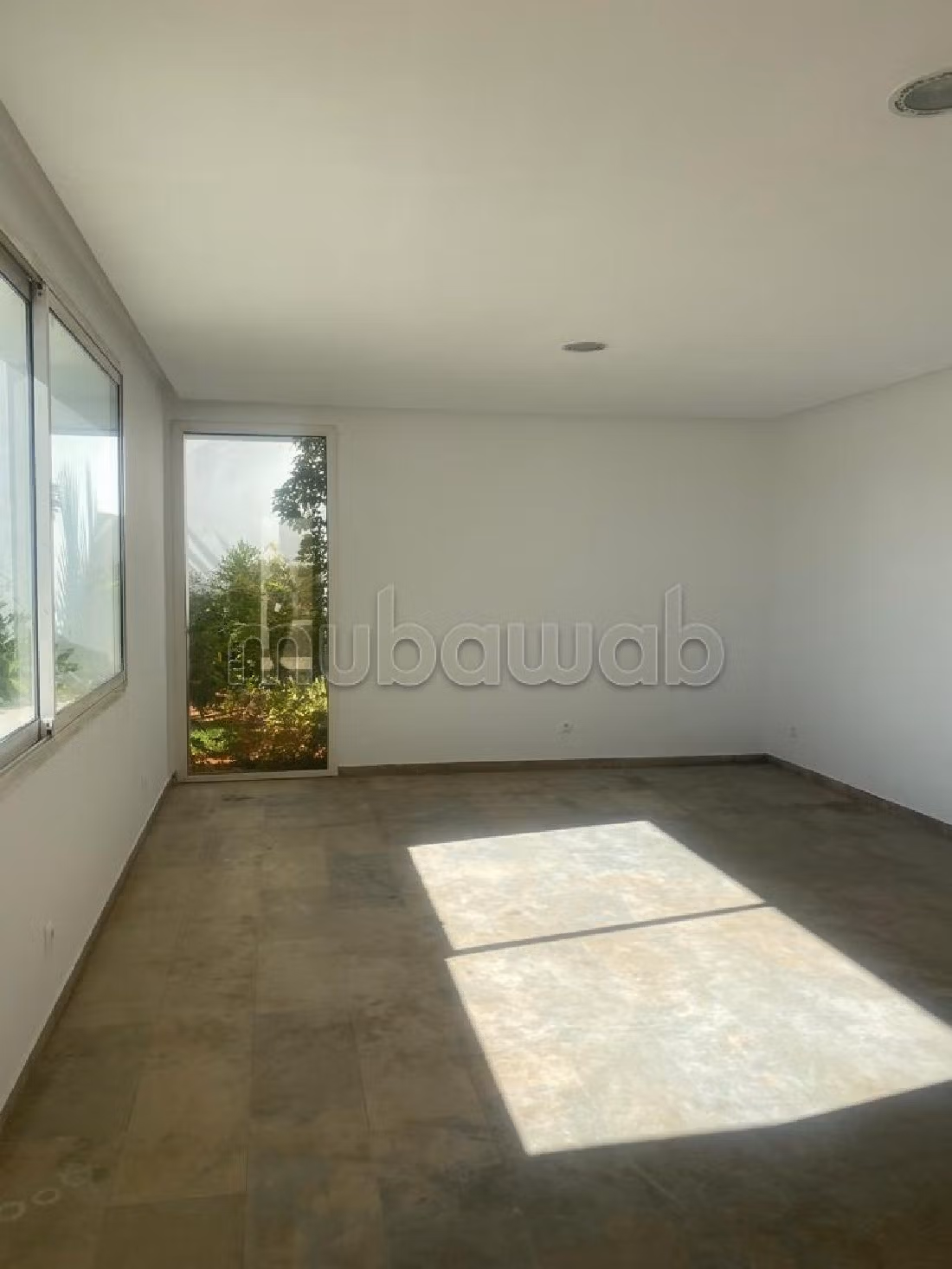 Villa neuve 4730m2 à souissi