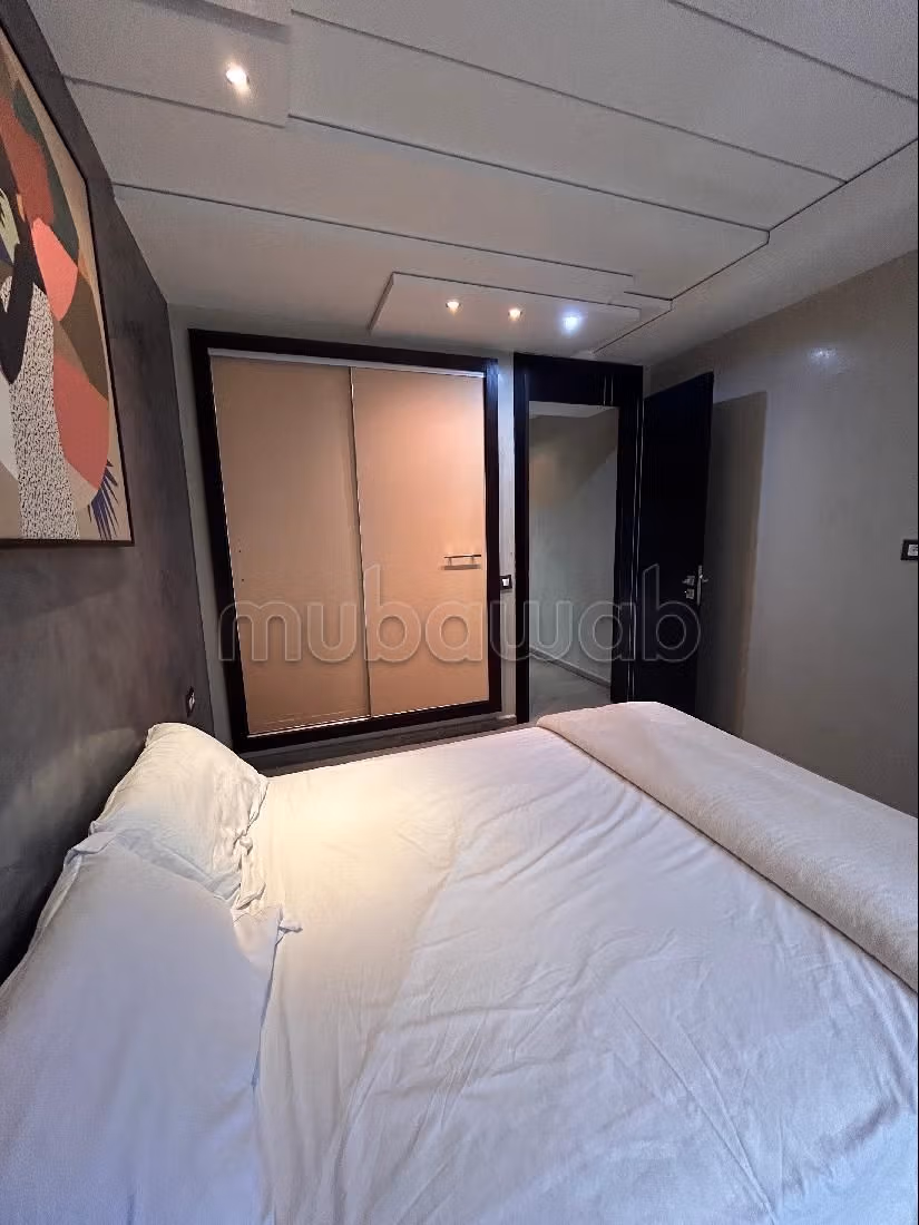 Louez cet appartement à Sania. Surface de 110 m². Bien meublé