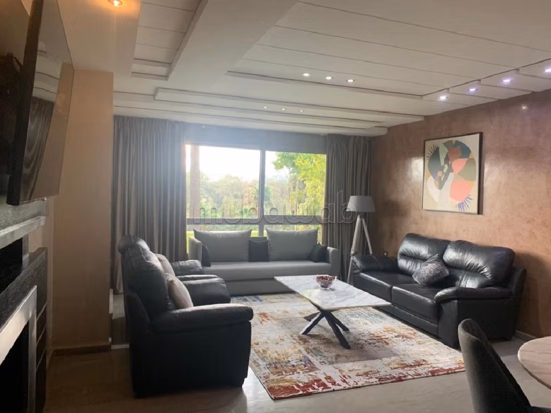 Louez cet appartement à Sania. Surface de 110 m². Bien meublé